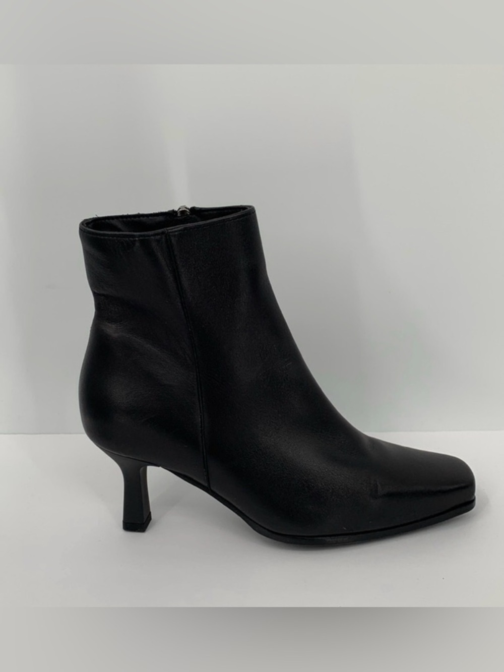 La Canadienne Tahlia black ankle boots leather zipper kitten heel shoe women 5.5
